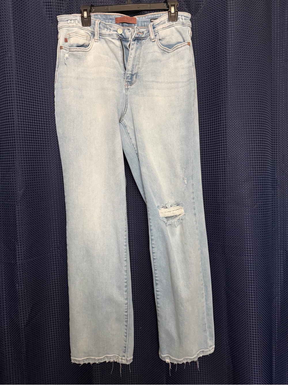 Judy Blue Light Wash Straight Leg Jeans with Distressed Knee